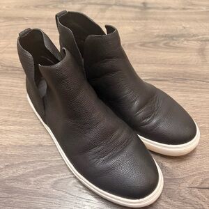 BIRDIES The Falcon ankle bootie women’s size 10.5